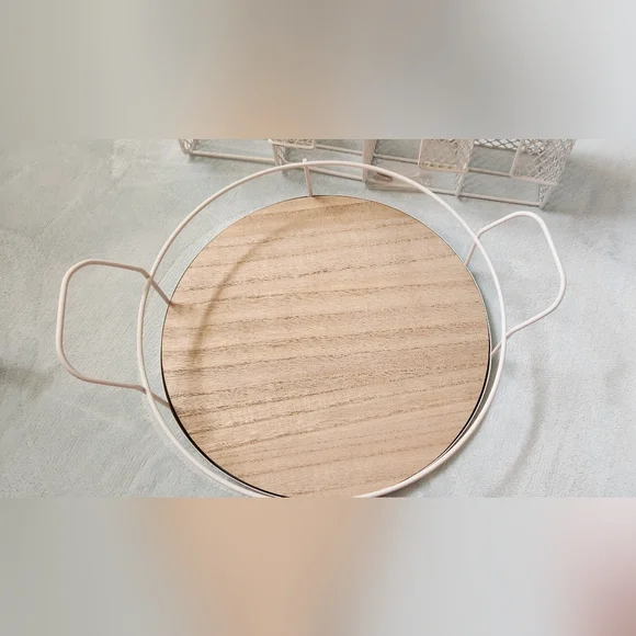 Storage rack, Round Tray,  Soap/Lotion despenser's, Avon candle and  Supreme Lot - Picture 5 of 6